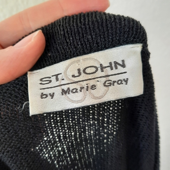 St. John Black Deep V Cardigan - Picture 5 of 5
